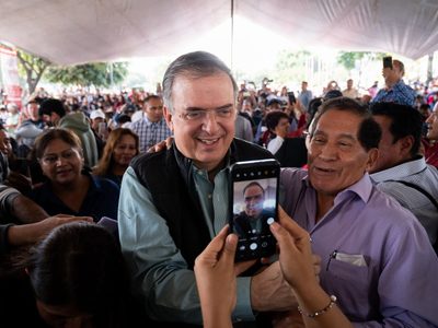Ebrard insiste en debatir con Sheinbaum y Adán Augusto previo a la encuesta de Morena