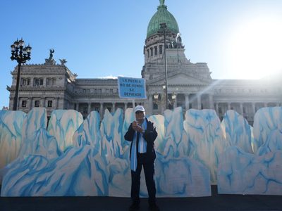 Milei logra aprobación en Congreso de la polémica ley que flexibiliza la protección de glaciares