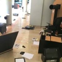 Magisterio de Guerrero vandaliza oficinas del Congreso y bloquea autopista del Sol (Video)