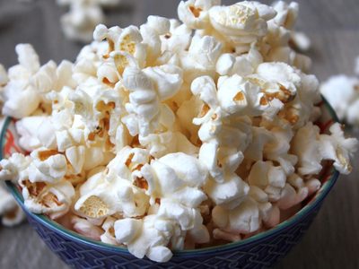 Sin máquinas y como recién comprados: receta del pochoclo viral más fácil y delicioso para hacer en 5 minutos
