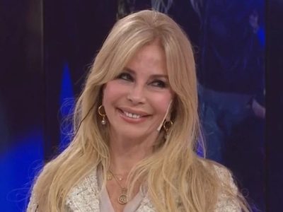 Graciela Alfano lleva con estilo el calzado que es tendencia para los días de lluvia de otoño