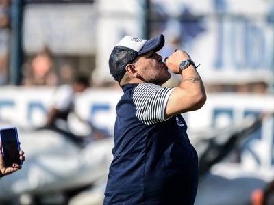 La tremenda promesa de Diego Maradona a Carlos Tevez en su regreso a la Bombonera