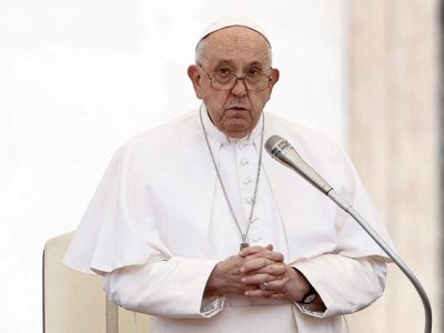 El papa Francisco criticó a Milei por la represión a los jubilados