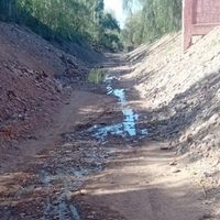Vecinos denuncian falta de servicios y contaminación en Luján por aguas servidas