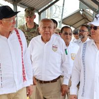 Ken Salazar supervisa flujo migratorio en la frontera sur de México