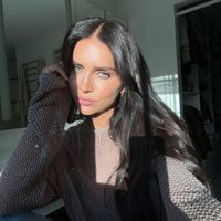 Urbanidad al tope: el cargo jean que elige Zaira Nara para un look oversize y moderno