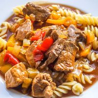 El frío se combate con algo rico: receta del mejor guiso de fideos de tu vida, rendidor, económico y súper cremoso