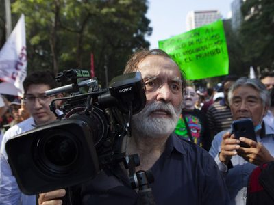 Epigmenio Ibarra llama “esperpento” a Xóchitl Gálvez; Kenia López amaga con denunciarlo