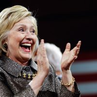Trump y Clinton ganan las primarias de este 'supermartes”