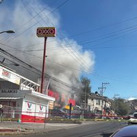 Quema de negocios y bloqueo de carreteras paraliza a Guanajuato