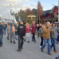 Circunvalación: Comunidad Angostura marchó “contra de la extorsión y la ocupación mapuche”