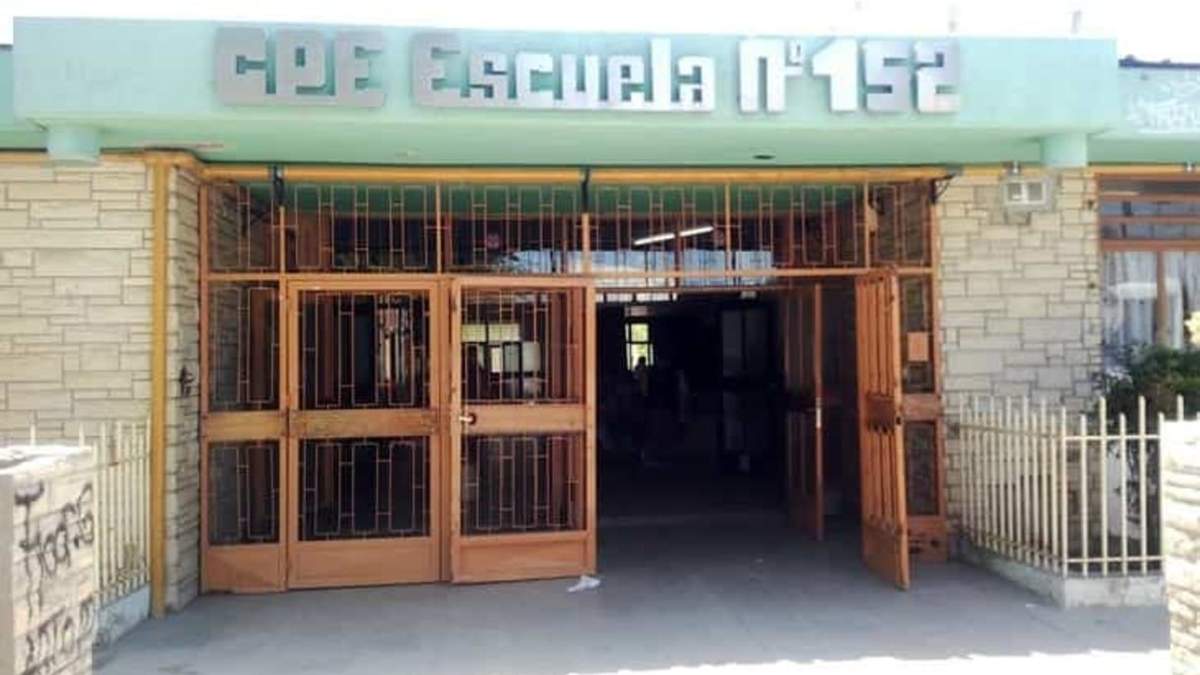 Escuela 152 de Cutral Co. Fuente: (Cutral Co al Instante).