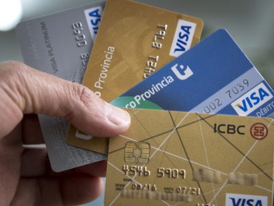Lanzan préstamos para cancelar deudas con tarjetas de crédito