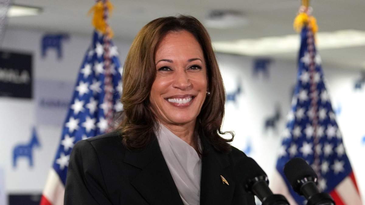 La vicepresidenta pronuncia un discurso en la sede de su campaña en Wilmington, Delaware