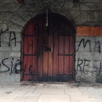 Repudiaron los ataques mapuches a la capilla de Villa La Angostura