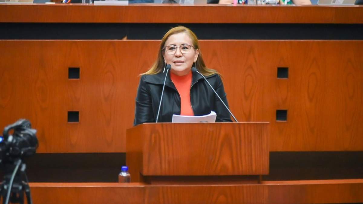 Leticia Mosso Hernández, diputada del PT en la Tribuna del Congreso de Guerrero