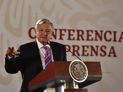 AMLO anuncia empleo para 40 mil migrantes en maquiladoras del norte