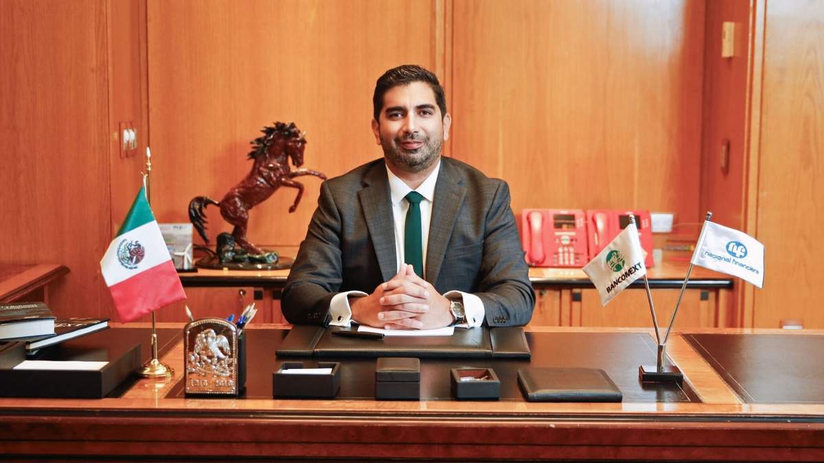 El nuevo director de Nafin y Bancomext