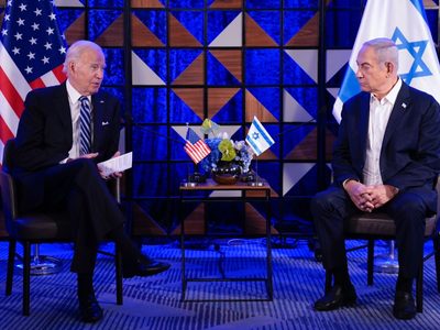 Biden se balancea entre apoyo a Israel y pedir moderación en la guerra