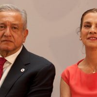 AMLO defiende a Gutiérrez Müller: hizo examen para entrar al SNI, no fue imposición
