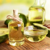 Prepará tu propio aceite de palta para rejuvenecer la piel de tu rostro: en pocos minutos y sin gastar de más