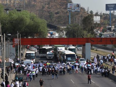 Megamarcha y bloqueos de transportistas y sector salud paralizaron vialidades del Valle de México