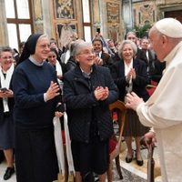 Las mujeres son generosas y valientes, aunque hay algunas neuróticas: Papa Francisco