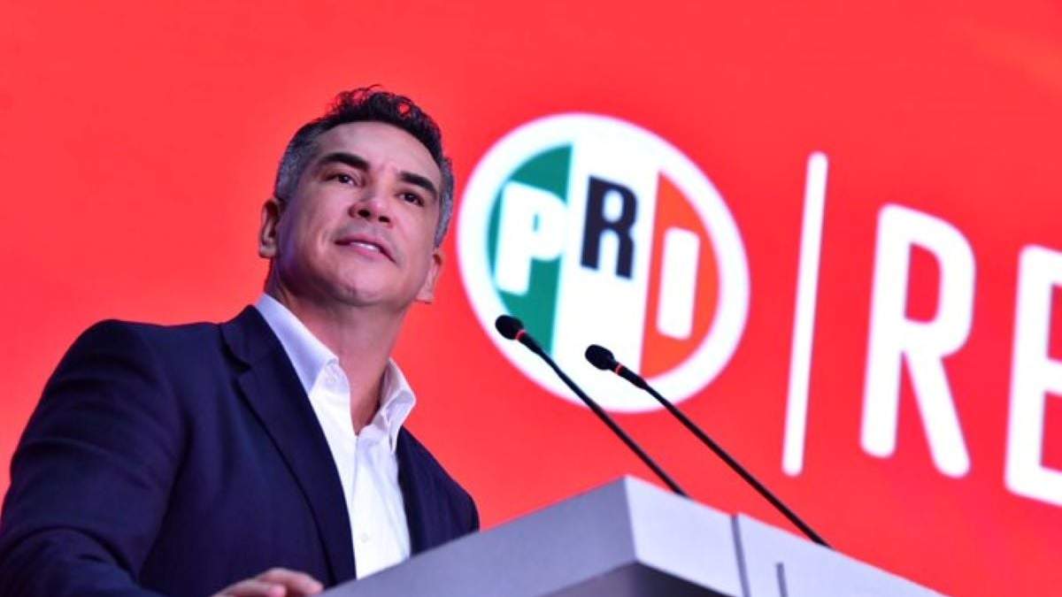 El líder del PRI