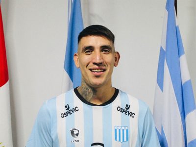 Racing de Córdoba presentó oficialmente a Ricardo Centurión