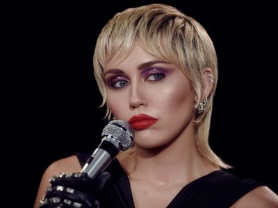 Miley Cyrus parece no haber olvidado a Liam Hemsworth y su última publicación lo confirmaría