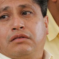 Renuncia al PRD otro de sus fundadores; acusa que el partido está coludido con Peña