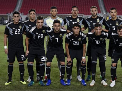 Dos jugadores con paso por la Selección se despidieron de sus equipos europeos
