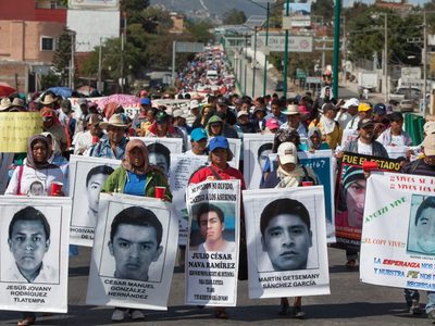 Memoria gráfica para no olvidar a los 43