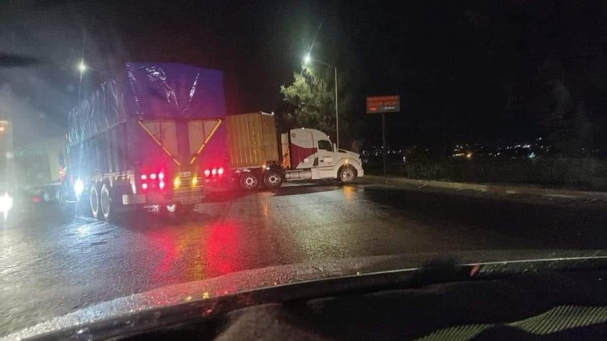 Uno de los bloqueos en Ciudad Guzmán