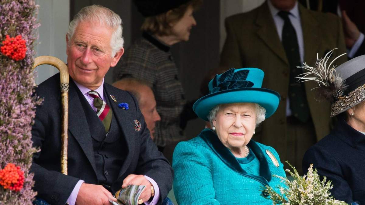 Príncipe Carlos y Reina Isabel II. Fuente: (Instagram)