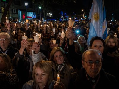 Marcha de las antorchas: convocaron a manifestar "en todos los tribunales del país"