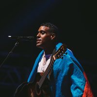 El cantante haitiano Mikaben muere en pleno concierto en París (Video)