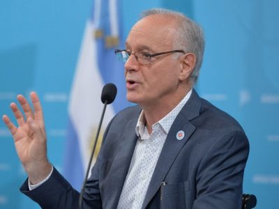 “Va terminando la pandemia tal como la conocimos”: Gollán confía en el efecto de la vacunación