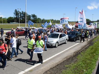 Los despedidos por LATAM ocasionaron un caos en Ezeiza