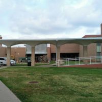 Detienen a un joven armado con fusil AK-47 cerca de escuelas en Texas