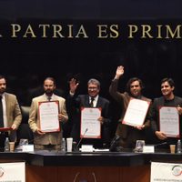 Senado se convirtió en un salón de homenaje a la banda de rock Enjambre (Video)