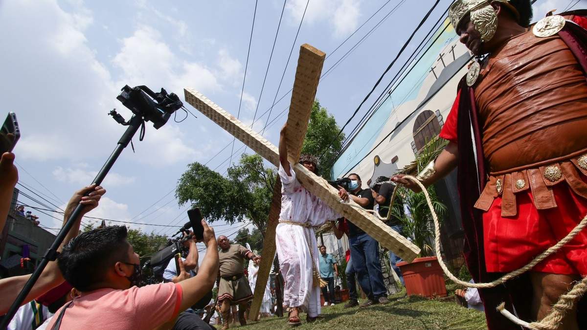 79 representación del Viacrucis en Iztapalapa