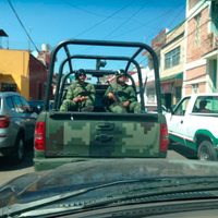 Vehículo del Ejército choca con una camioneta en carretera de Irapuato; hay cuatro militares lesionados