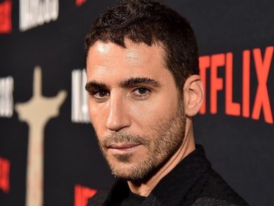 ¡QUÉ FUERTE! Miguel Ángel Silvestre da detalles exclusivos sobre "Sky Rojo". ¡Alucinarás!