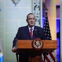 EU anuncia sanciones contra el expresidente de Guatemala por corrupción