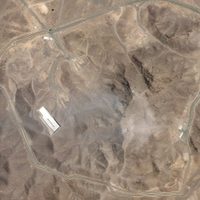 Israel bombardea carreteras que conectan la planta nuclear de Fordo, atacada por EU