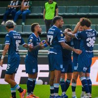 Racing puso en aprietos a Banfield con el descenso