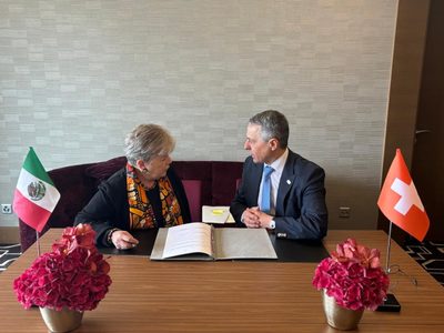 México firmó el acuerdo para que Suiza ejerza sus funciones diplomáticas en Ecuador