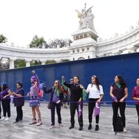 'Sí estamos enojadas con el gobierno”, dicen mujeres en cadena feminista (Videos)