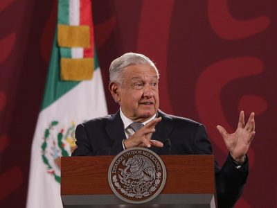 AMLO pide a empresarios refresqueros y cerveceros de NL detener su producción y ceder el agua